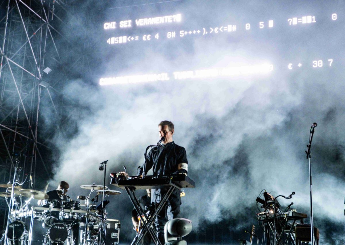 Il concerto dei Massive Attack è una doccia gelida di realtà